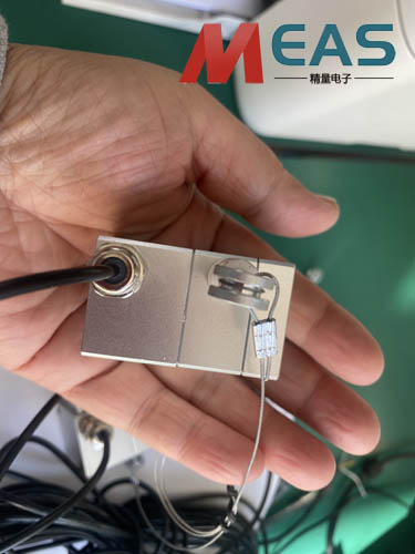 ���Kλ�ƾ��a��ͨ�^Ӌ���O���֪����λ��